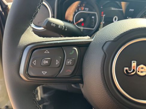 New 2026 Jeep Gladiator Sport AWD/4WD image 15