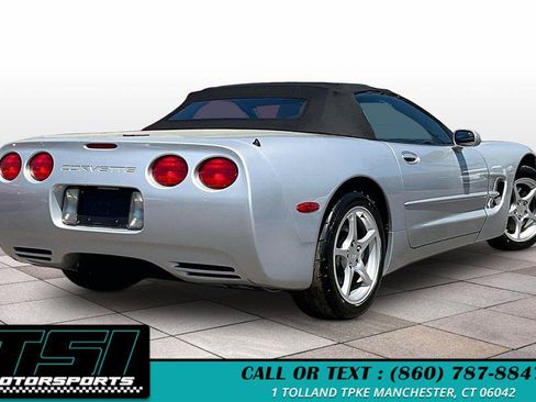 Used 2000 Chevrolet Corvette Convertible RWD image 2