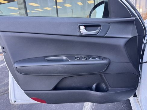 Used 2019 Kia Optima LX image 2