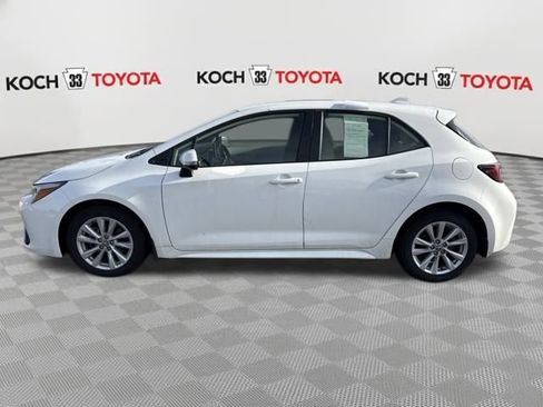 Used 2025 Toyota Corolla SE image 4
