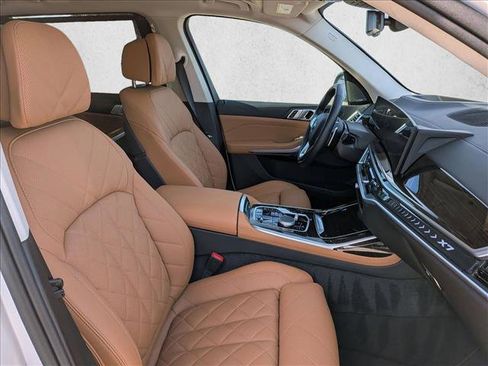 Used 2025 BMW X7 xDrive40i w/ Dynamic Handling Package image 22