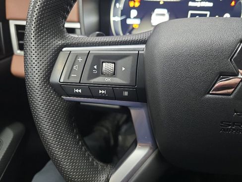 Used 2025 Mitsubishi Outlander SEL AWD/4WD image 26