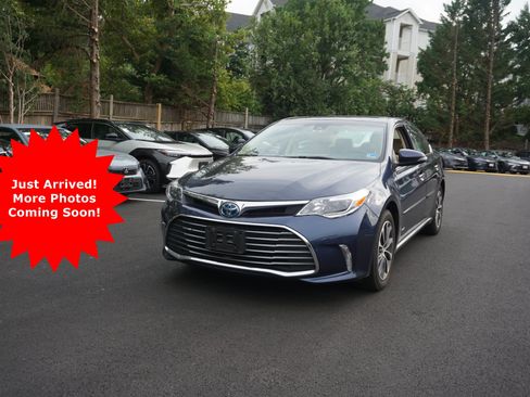 Used 2018 Toyota Avalon XLE Premium w/ All Weather Liner Package FWD image 1