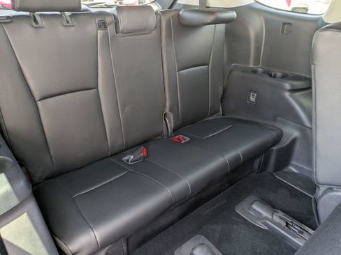 Used 2020 Toyota Highlander XLE AWD/4WD image 37