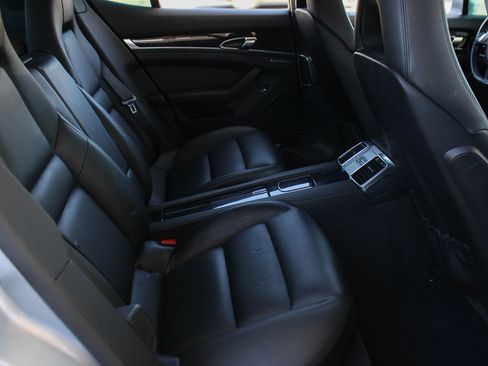 Used 2016 Porsche Panamera image 24