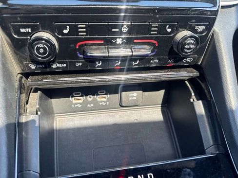Used 2023 Jeep Grand Cherokee Altitude AWD/4WD image 19
