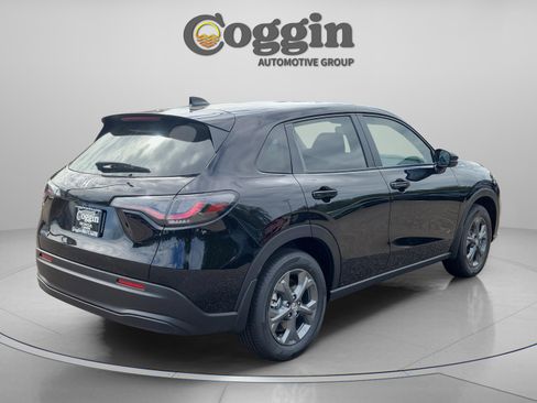 New 2026 Honda HR-V LX image 5