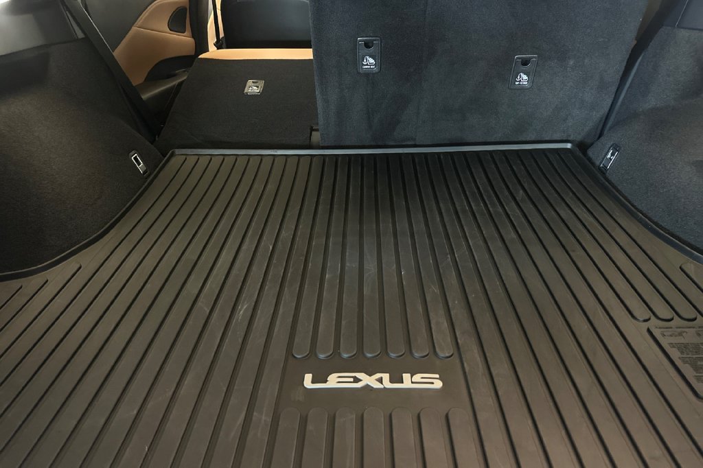 Certified 2025 Lexus RX 350 FWD w/ Accessory Package image 15