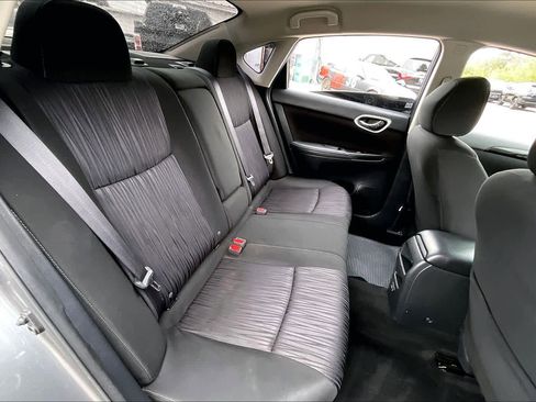 Used 2019 Nissan Sentra SV image 18
