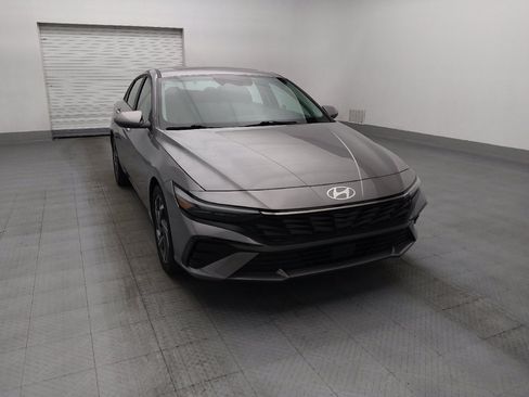 Used 2025 Hyundai Elantra SEL FWD image 14