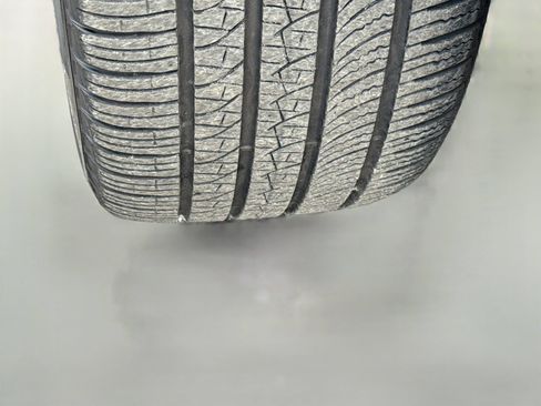 Used 2025 Land Rover Discovery Dynamic SE AWD/4WD image 45