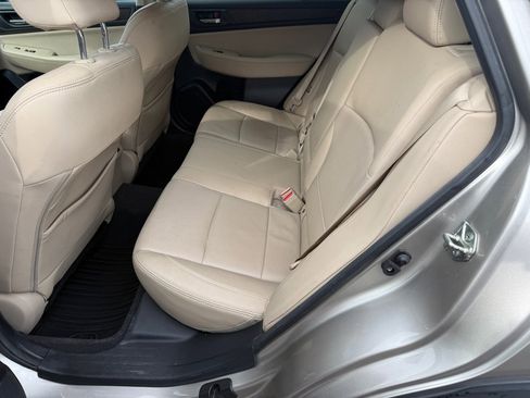 Used 2015 Subaru Outback 2.5i Limited image 9