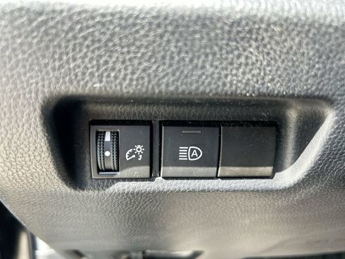 Used 2020 Toyota RAV4 XLE FWD image 14