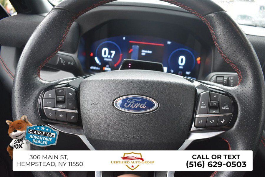 Used 2025 Ford Explorer ST-Line w/ ST-Line Street Pack AWD/4WD image 14