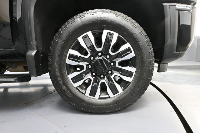 Used 2024 GMC Sierra 3500 Denali Ultimate AWD/4WD image 12