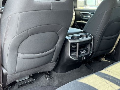 Used 2022 RAM 1500 Big Horn AWD/4WD image 40