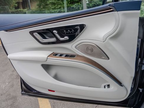 Used 2023 Mercedes-Benz EQS 580 4MATIC Sedan image 25