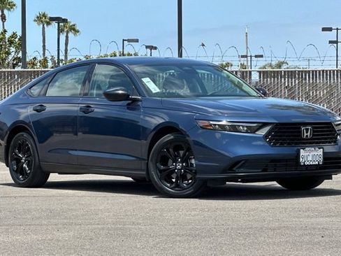 Used 2025 Honda Accord SE image 2