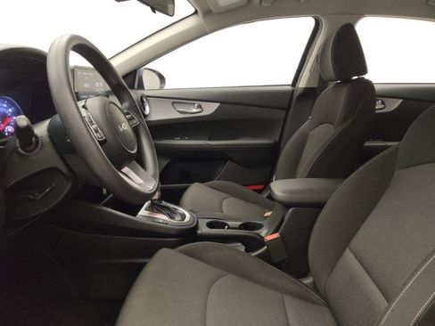 Used 2022 Kia Forte LXS w/ LXS Technology Package image 17