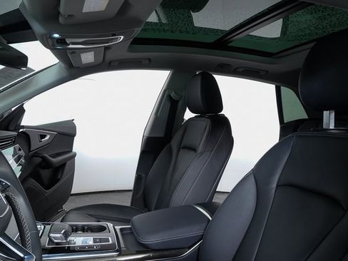 Used 2023 Audi Q8 Premium w/ Convenience Package image 5