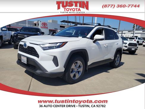 Certified 2024 Toyota RAV4 LE AWD/4WD image 1
