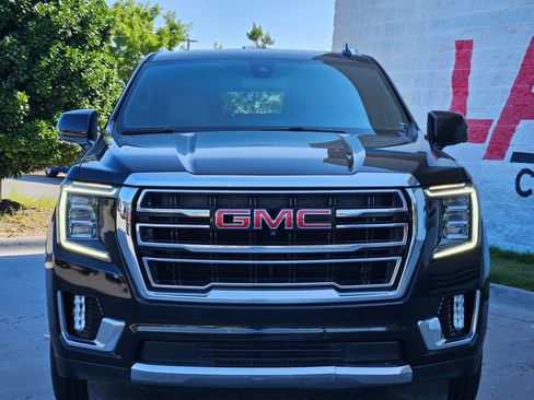Used 2021 GMC Yukon XL SLT w/ SLT Premium Package AWD/4WD image 2