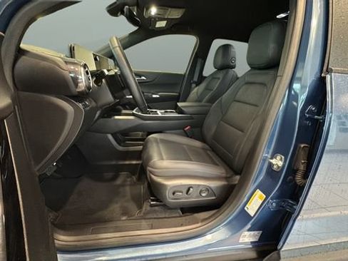 Used 2025 Chevrolet Equinox LT w/ Convenience Package II FWD image 10