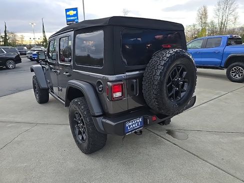 Used 2024 Jeep Wrangler Willys image 3