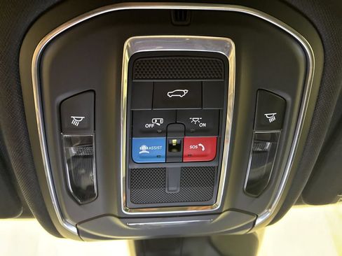 Used 2024 Jeep Grand Cherokee Limited AWD/4WD image 29