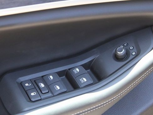 New 2025 Jeep Grand Cherokee Limited image 14