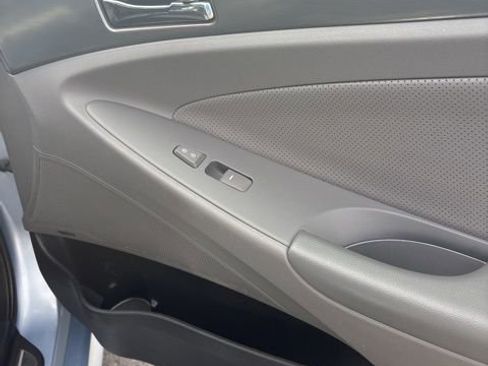 Used 2013 Hyundai Sonata Limited FWD image 32
