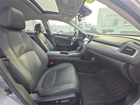 Used 2017 Honda Civic Touring image 14