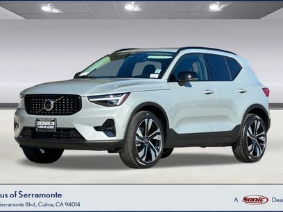 Used 2025 Volvo XC40 B5 Ultra w/ Climate Package