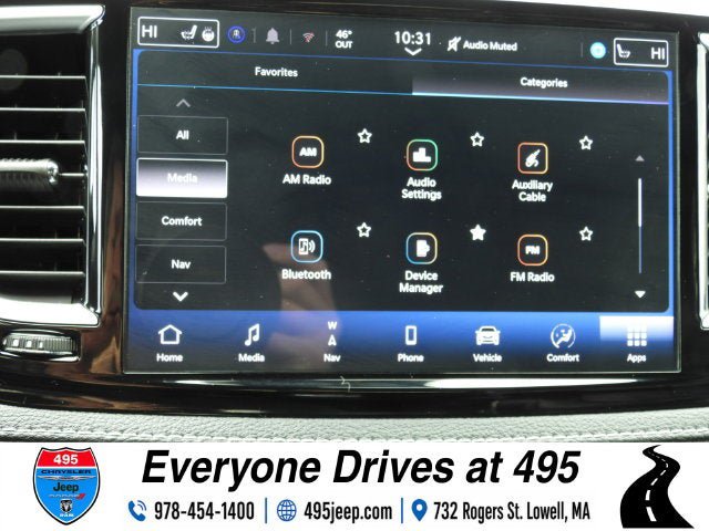 Used 2025 Chrysler Pacifica Limited FWD image 31