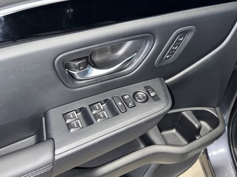 Used 2024 Honda Pilot Touring image 19