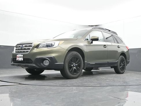 Used 2017 Subaru Outback 2.5i Premium w/ Popular Package #2 AWD/4WD image 46