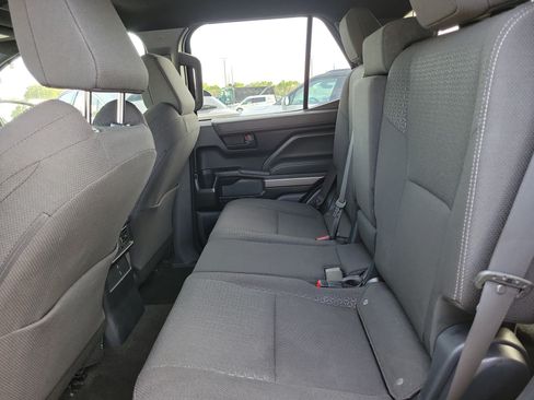 Used 2025 Toyota 4Runner SR5 AWD/4WD image 10