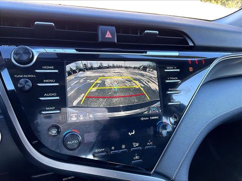 Used 2020 Toyota Camry XSE image 19