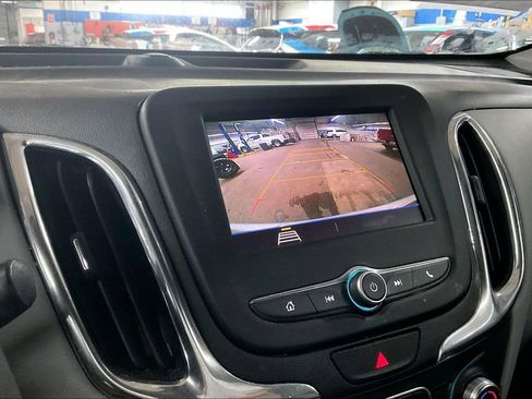 Used 2020 Chevrolet Equinox LS w/ LS Convenience Package image 17