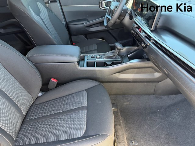 New 2026 Kia Sorento LX FWD image 10