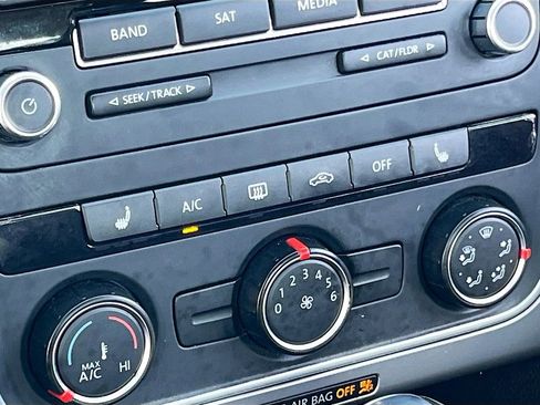 Used 2015 Volkswagen Passat 1.8T Wolfsburg Edition image 18