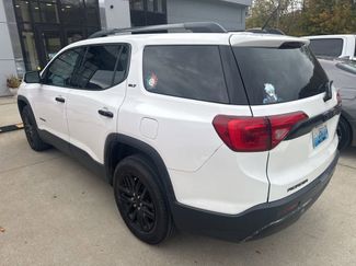 Used 2018 GMC Acadia SLT video 3