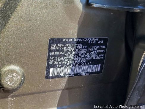 Certified 2025 Subaru Forester Premium AWD/4WD image 36