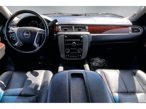 Used 2013 GMC Yukon XL SLT AWD/4WD image 7