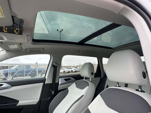 New 2026 Volkswagen Taos SE AWD/4WD image 15