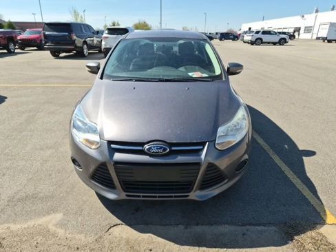 Used 2014 Ford Focus SE FWD image 2