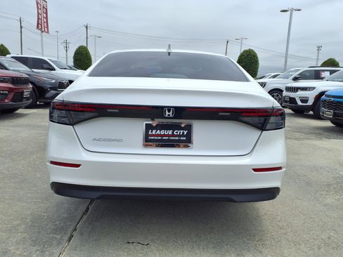 Used 2025 Honda Accord LX image 6