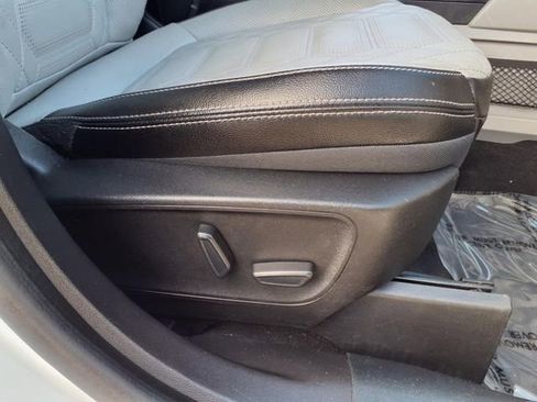 Certified 2023 Ford Escape SE w/ PHEV Premium Package image 35