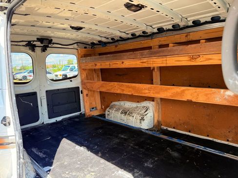 Used 2015 Nissan NV 2500 SV w/ Side & Curtain Airbag Package image 31