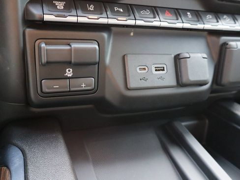 Used 2021 Chevrolet Silverado 2500 High Country w/ Z71 Off-Road Package image 18